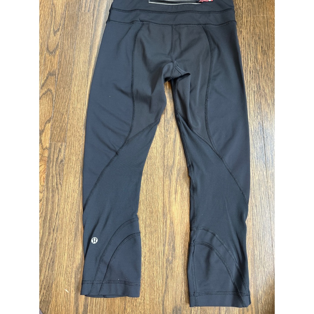 Lululemon Run Inspire Crop II Black Leggings Mesh Panels Size 4 Capris(2) - Picture 5 of 6